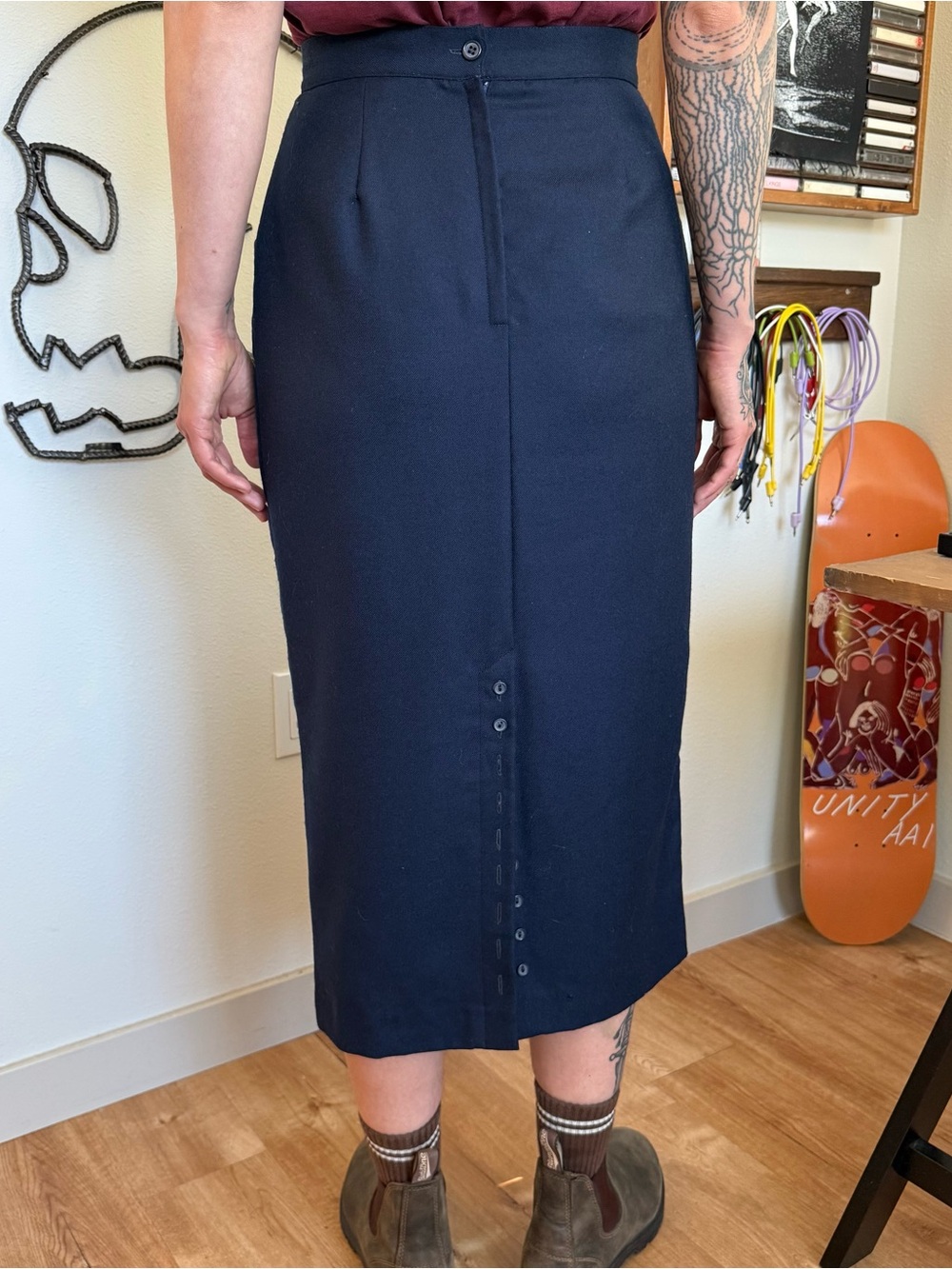 Vintage 70s Navy Blue Wool Midi Pencil Skirt ~ Size Small / 26" - Picture 4 of 10